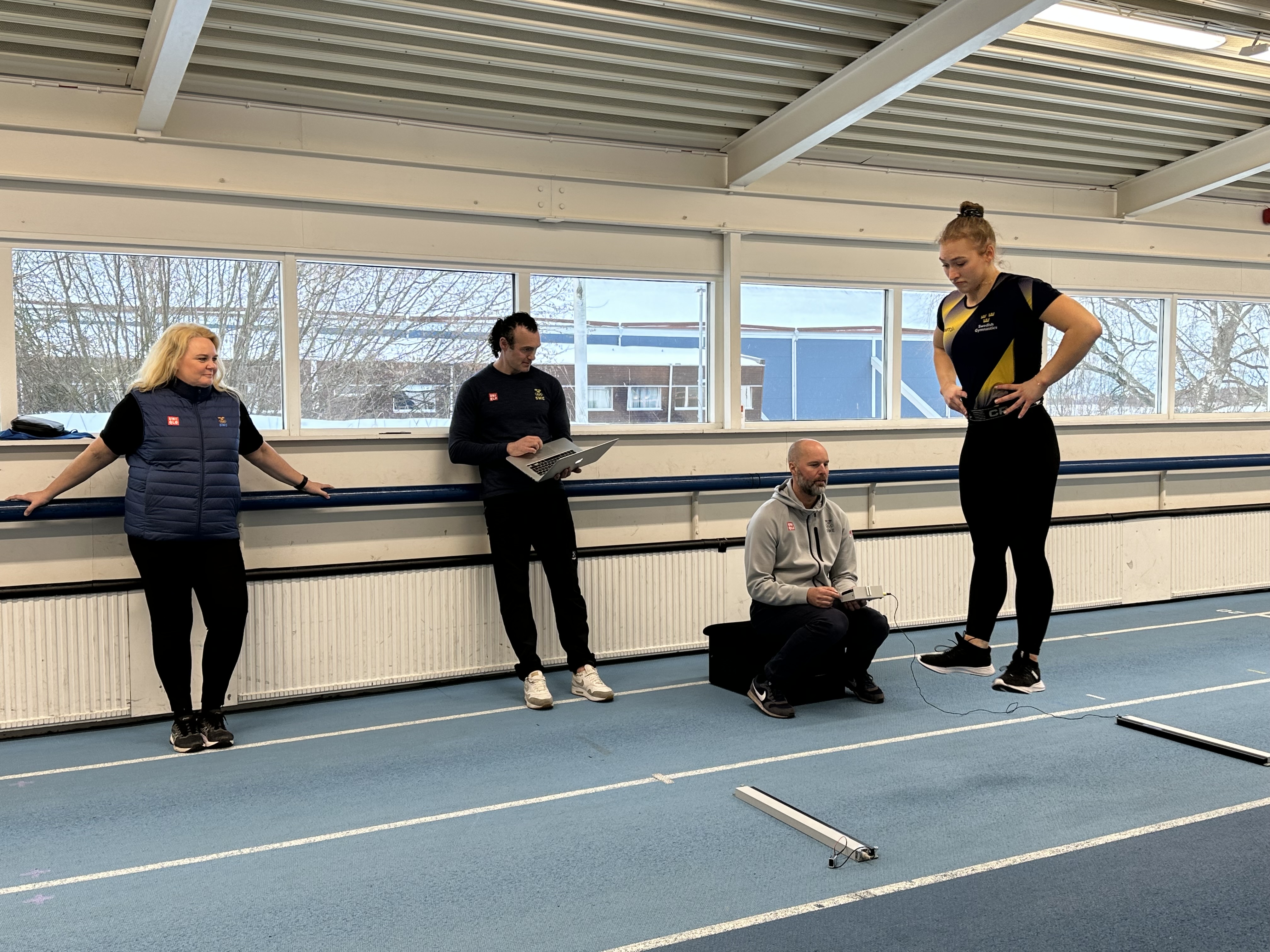 Landslaget i kvinnlig artistisk gymnastik genomförde fystester på Bosön och fick besök av SOK:s nya generalsekreterare Åsa Edlund Jönsson.